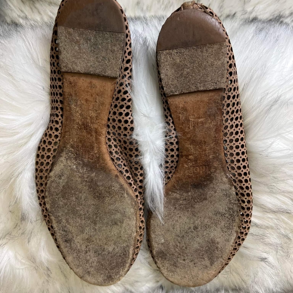 Chloe cutout scalloped flats sz 40.5 - Picture 7 of 9